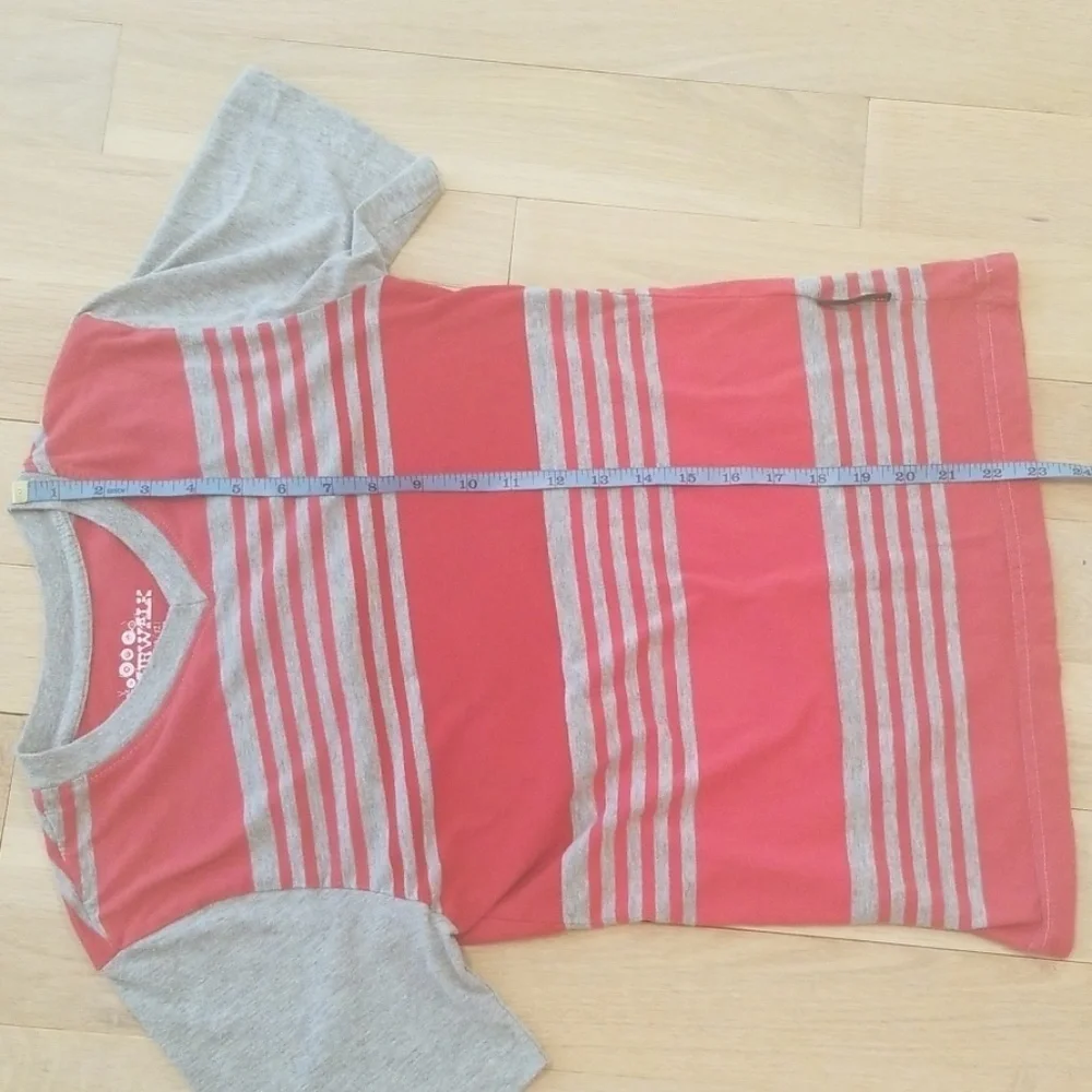 Airwalk boy's t-shirt . Size M (10/12)
